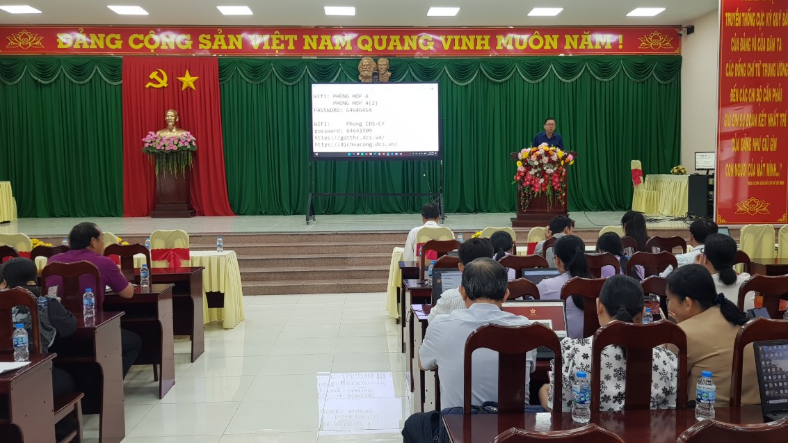 Trà Ôn: Triển khai, tập huấn thu, nộp đảng phí trên môi trường điện tử