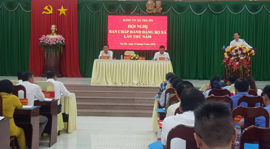 Đảng ủy xã Trà Ôn tổ chức Hội nghị Ban Chấp hành Đảng bộ xã lần thứ năm