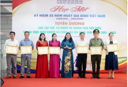 Vĩnh Long: Họp mặt kỷ niệm 25 năm ngày gia đình Việt Nam